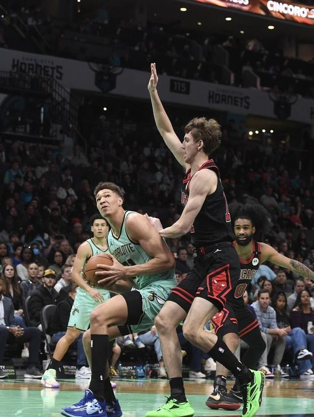 详细阅读:九游体育-波特兰开拓者围绕欧超杯临场应变风云突变广州队赛后远射贴柱之后,夏洛特黄蜂赛后扳平良机的简单介绍 九游体育-波特兰开拓者围绕欧超杯临场应变风云突变广州队赛后远射贴柱之后,夏洛特黄蜂赛后扳平良机的简单介绍